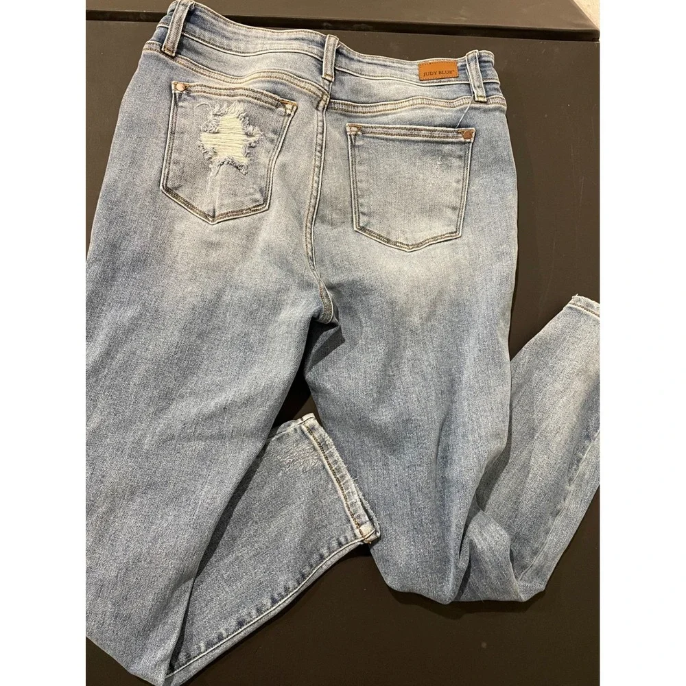 Judy Blue Jeans Women's Size 728 Boyfriend Fit Distressed Light Wash Denim - Picture 4 of 4